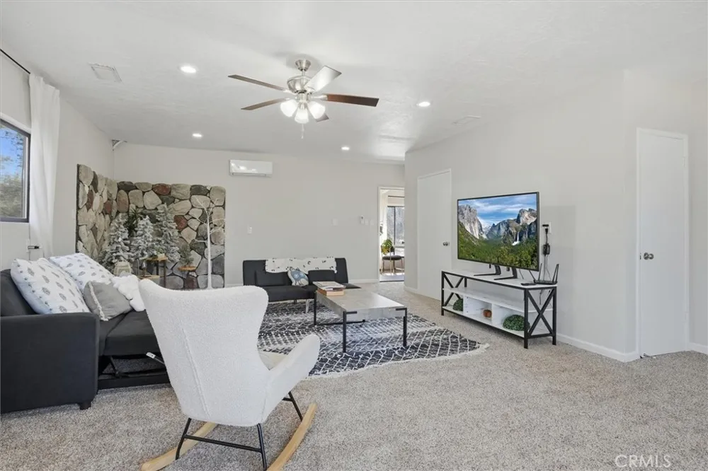 45430 Lauri Oakhurst, CA 93644