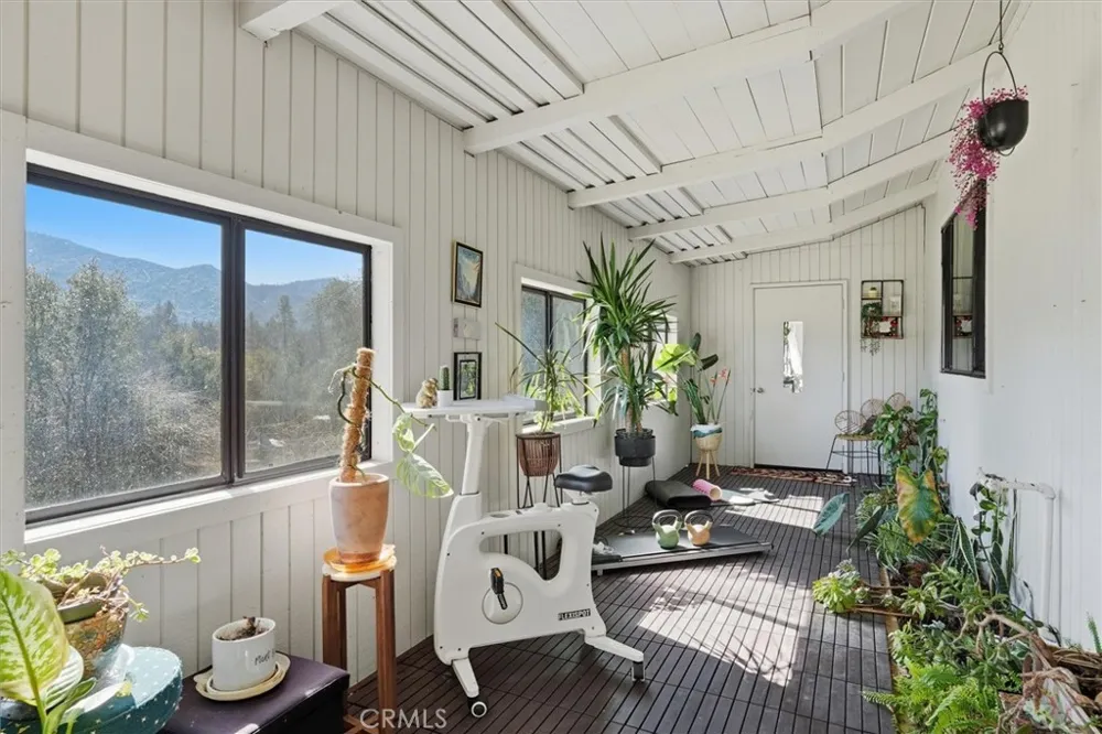 45430 Lauri Oakhurst, CA 93644