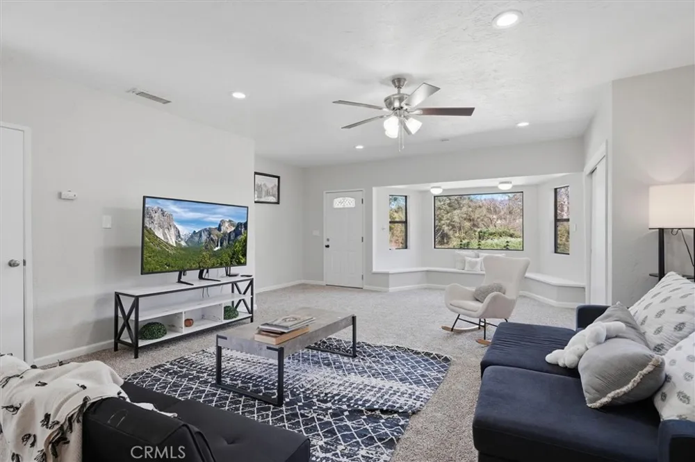 45430 Lauri Oakhurst, CA 93644