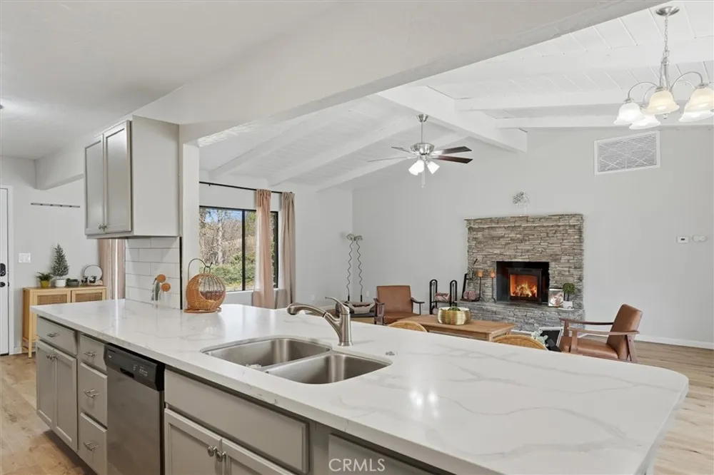 45430 Lauri Oakhurst, CA 93644