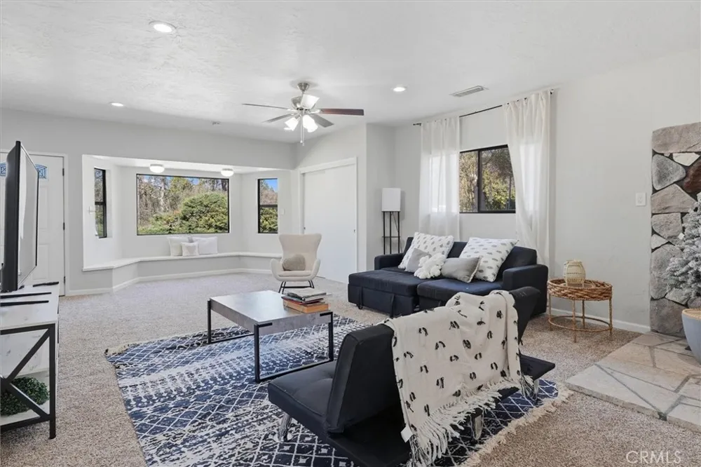 45430 Lauri Oakhurst, CA 93644
