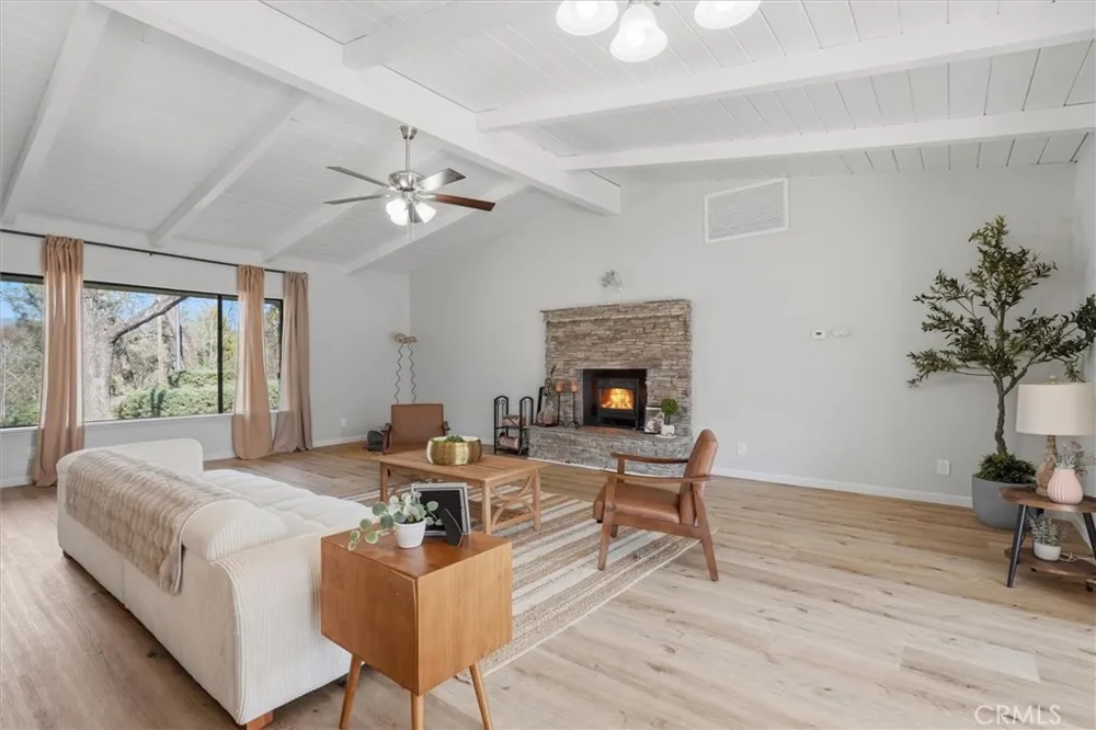 45430 Lauri Oakhurst, CA 93644
