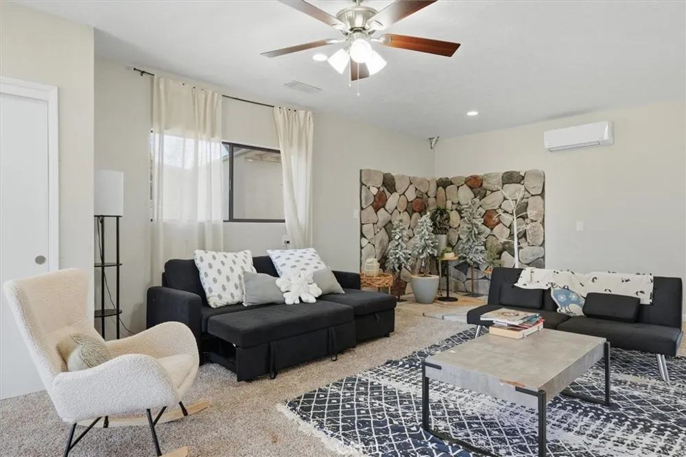 45430 Lauri Oakhurst, CA 93644