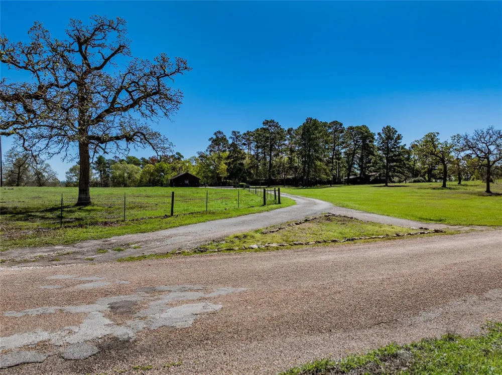 414 Giese Lane La Grange, TX 78945