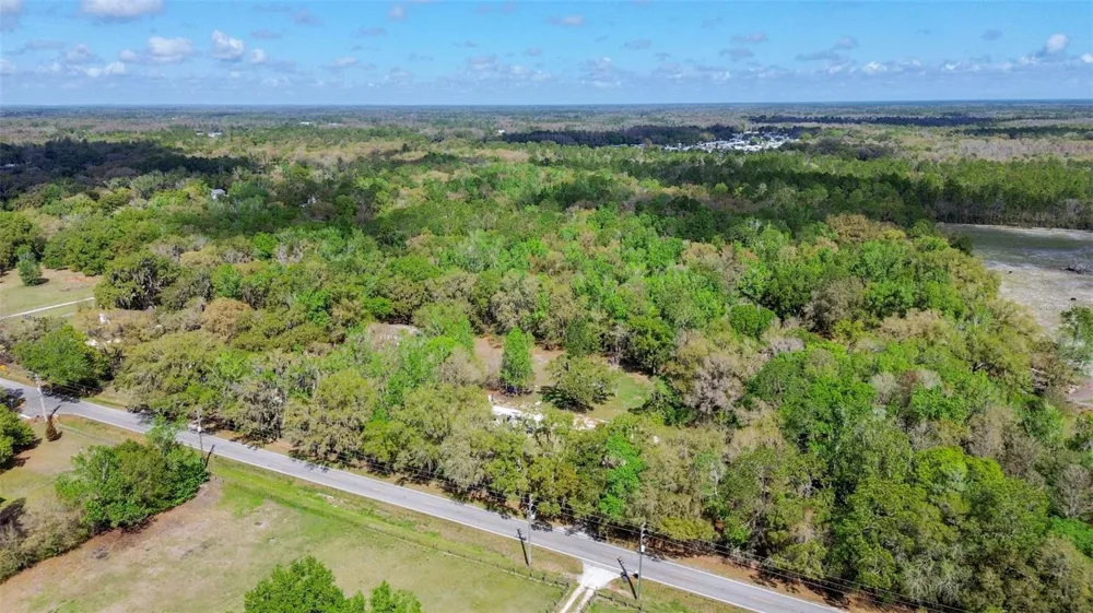 2015 W SOCRUM LOOP ROAD Lakeland, FL 33810