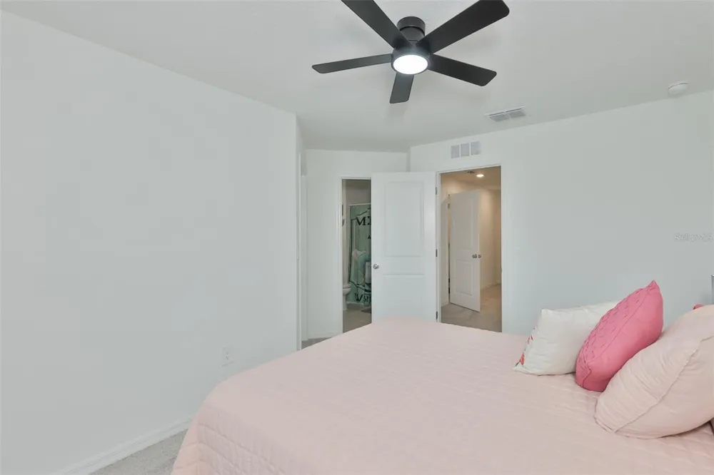 2661 SUNRAY VENUS WAY Ruskin, FL 33570