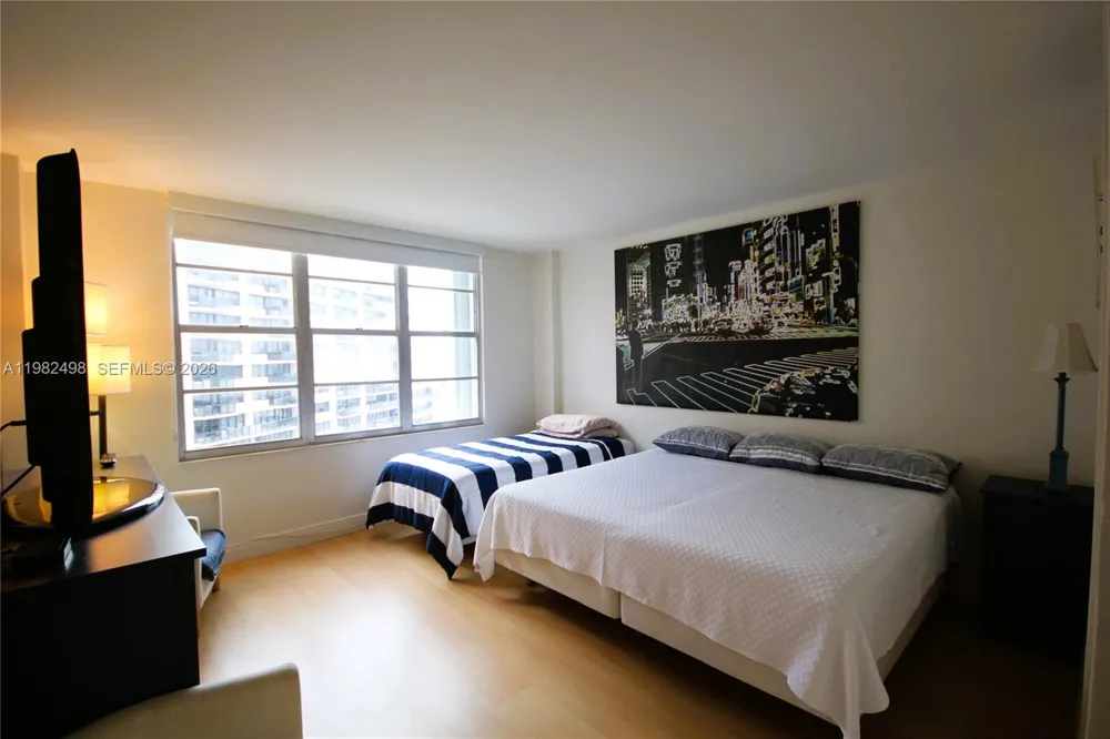 5161 COLLINS AV #1004 Miami Beach, FL 33140