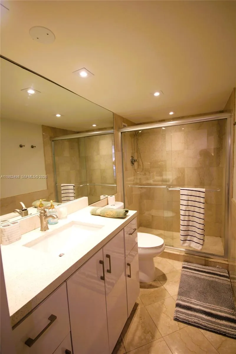 5161 COLLINS AV #1004 Miami Beach, FL 33140