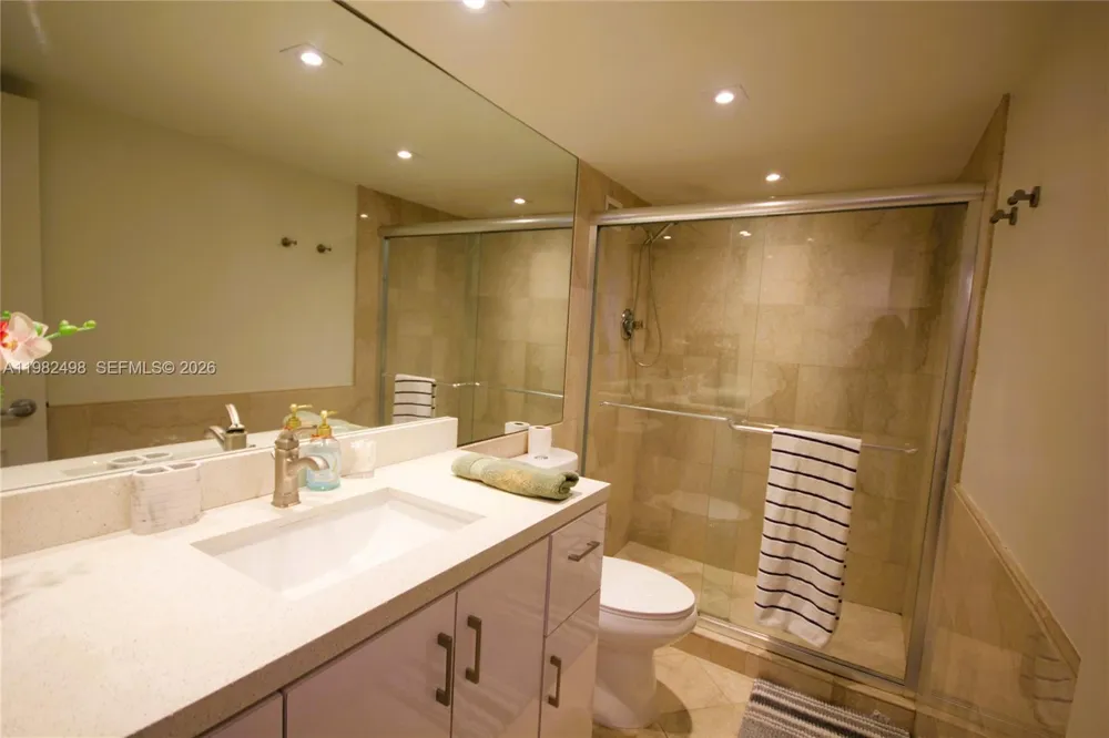 5161 COLLINS AV #1004 Miami Beach, FL 33140
