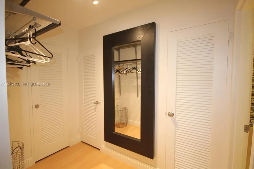 5161 COLLINS AV #1004 Miami Beach, FL 33140