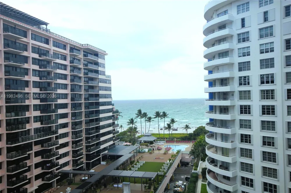 5161 COLLINS AV #1004 Miami Beach, FL 33140