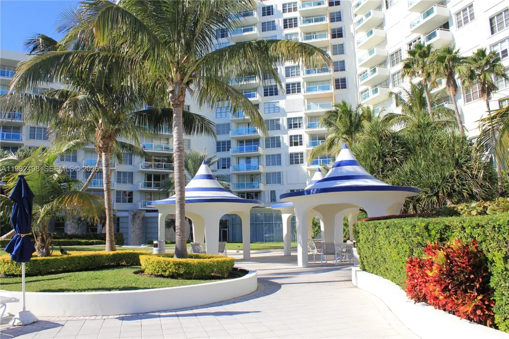 5161 COLLINS AV #1004 Miami Beach, FL 33140