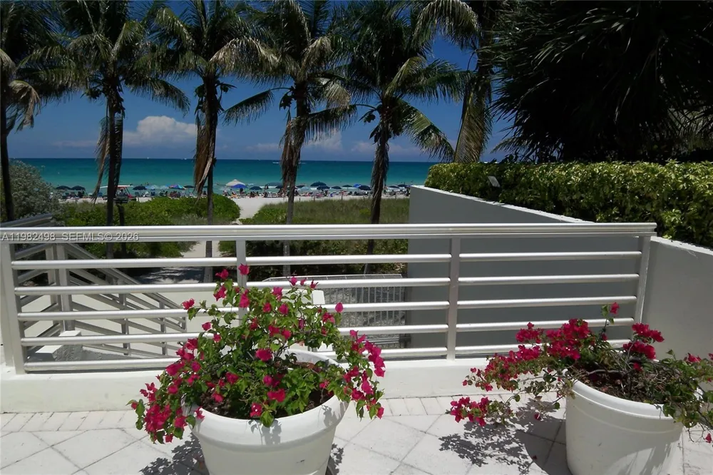 5161 COLLINS AV #1004 Miami Beach, FL 33140