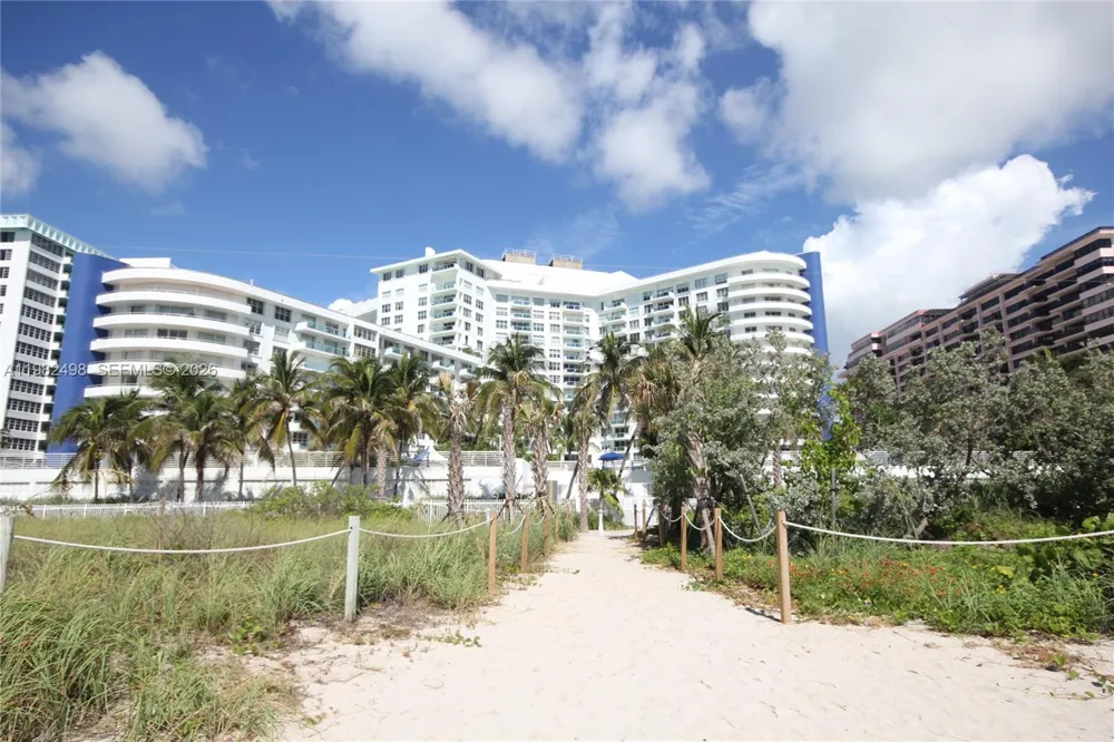 5161 COLLINS AV #1004 Miami Beach, FL 33140