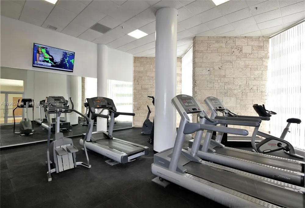 5161 COLLINS AV #1004 Miami Beach, FL 33140