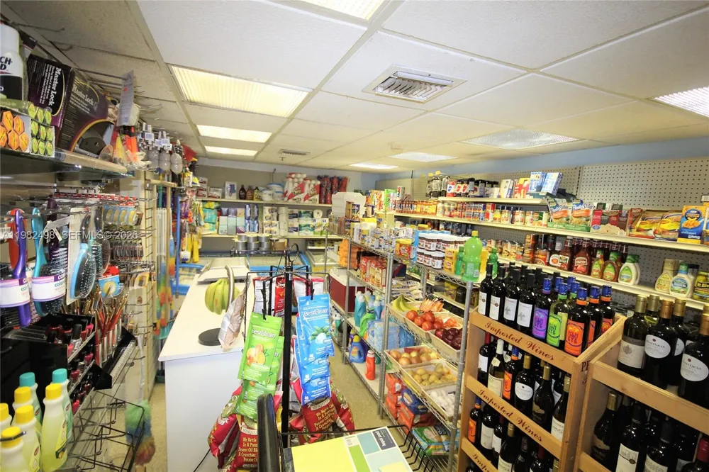 5161 COLLINS AV #1004 Miami Beach, FL 33140