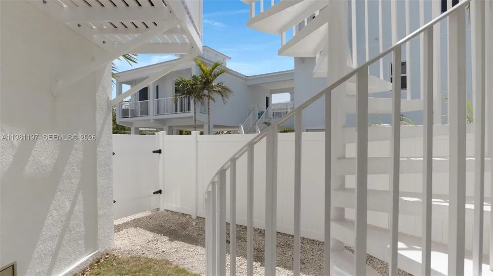 865 50th Street Gulf Marathon, FL 33050