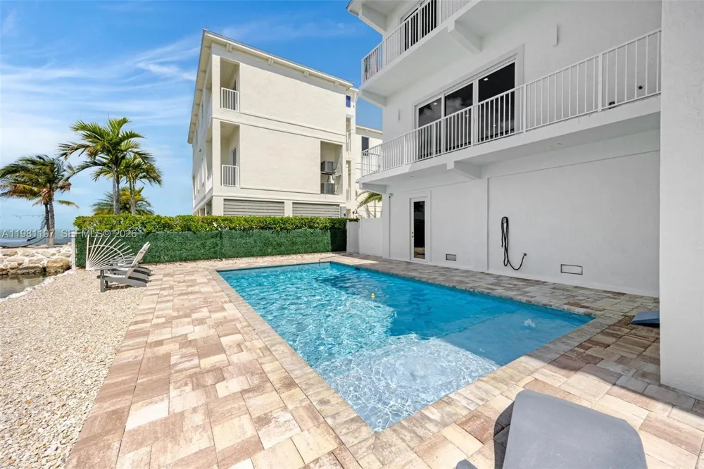 865 50th Street Gulf Marathon, FL 33050
