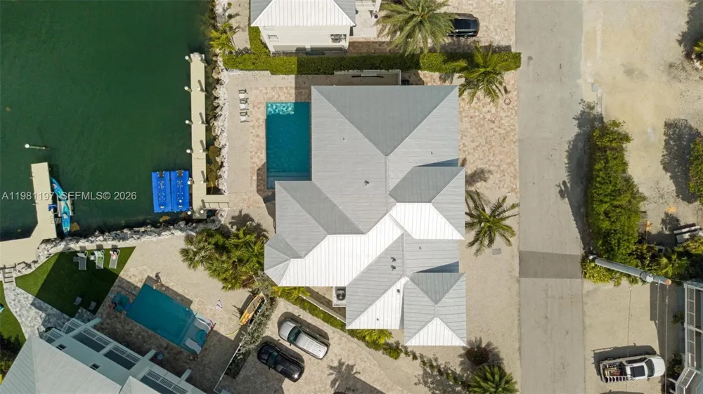 865 50th Street Gulf Marathon, FL 33050