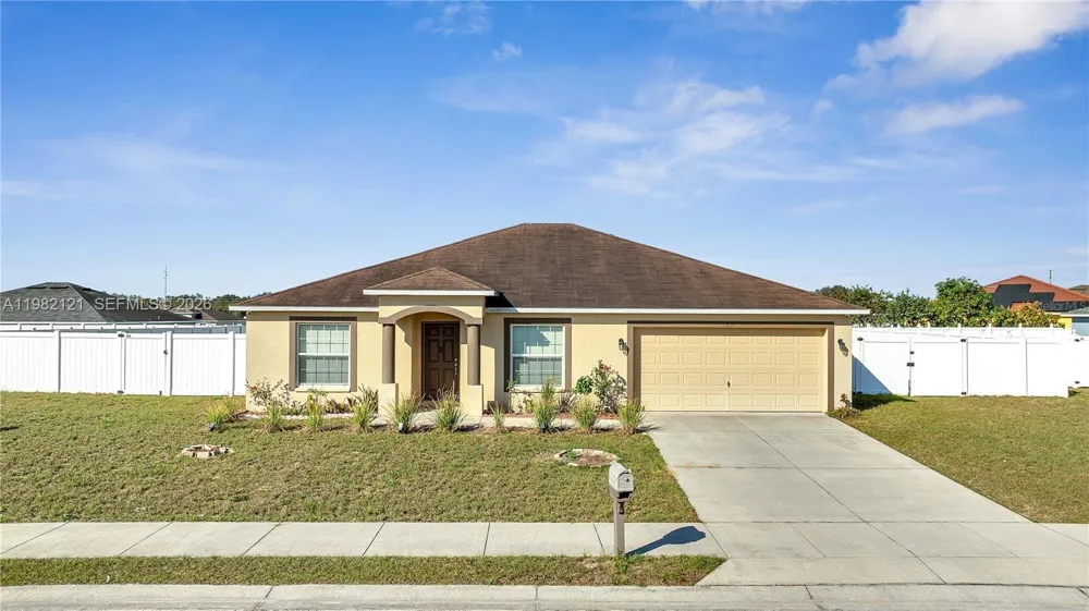 1317 Conch Key Ln Davenport, FL 33837