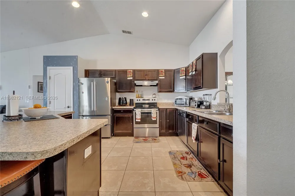 1317 Conch Key Ln Davenport, FL 33837