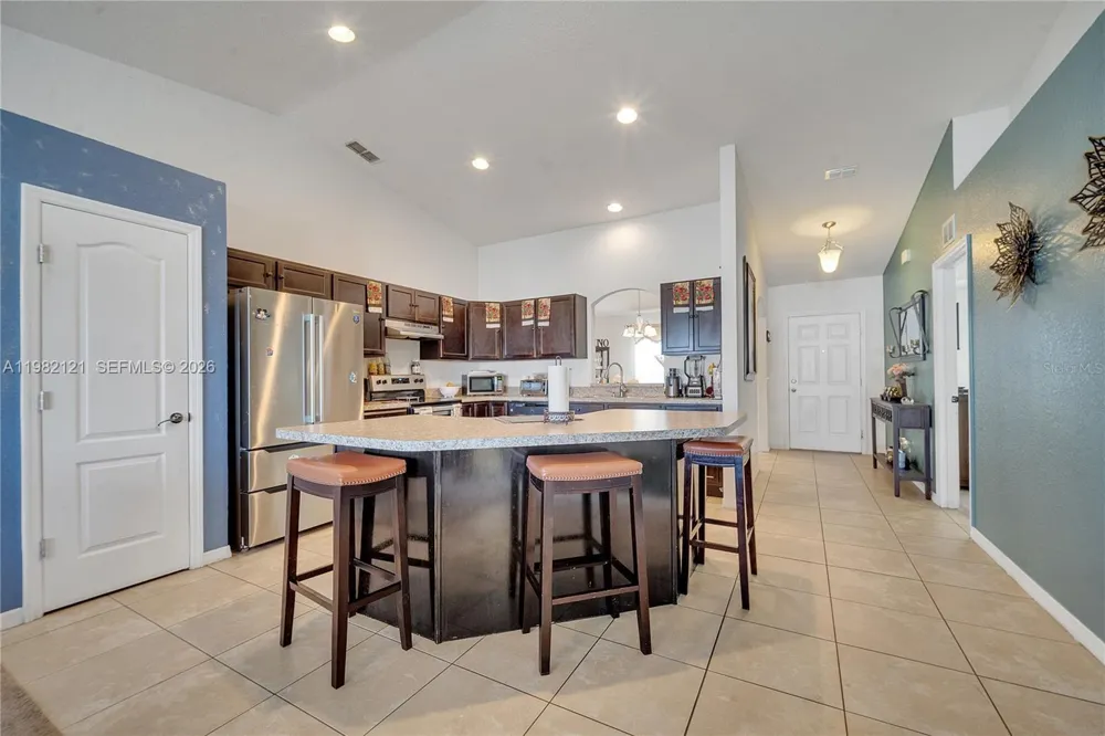 1317 Conch Key Ln Davenport, FL 33837