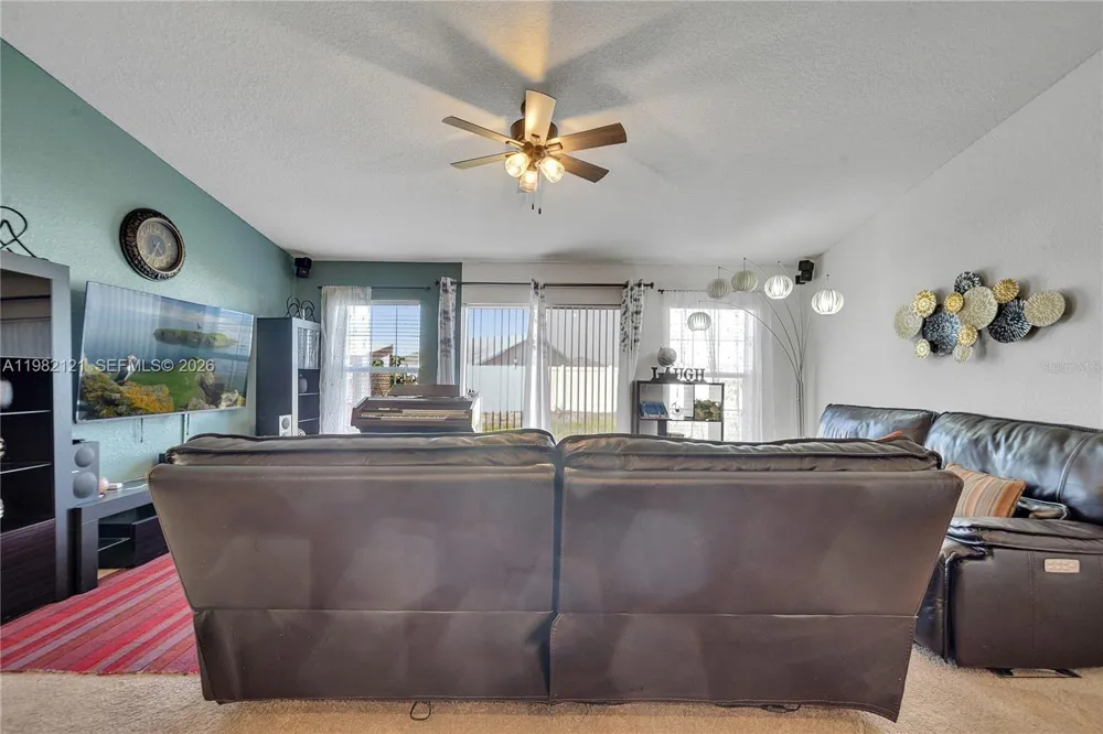 1317 Conch Key Ln Davenport, FL 33837