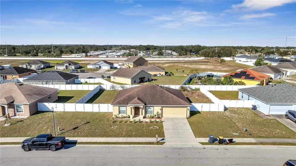 1317 Conch Key Ln Davenport, FL 33837