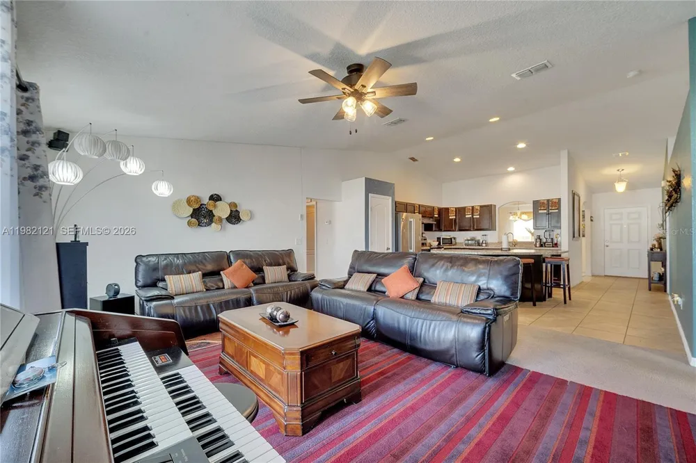 1317 Conch Key Ln Davenport, FL 33837