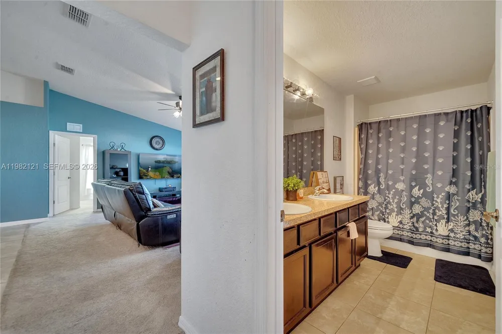 1317 Conch Key Ln Davenport, FL 33837