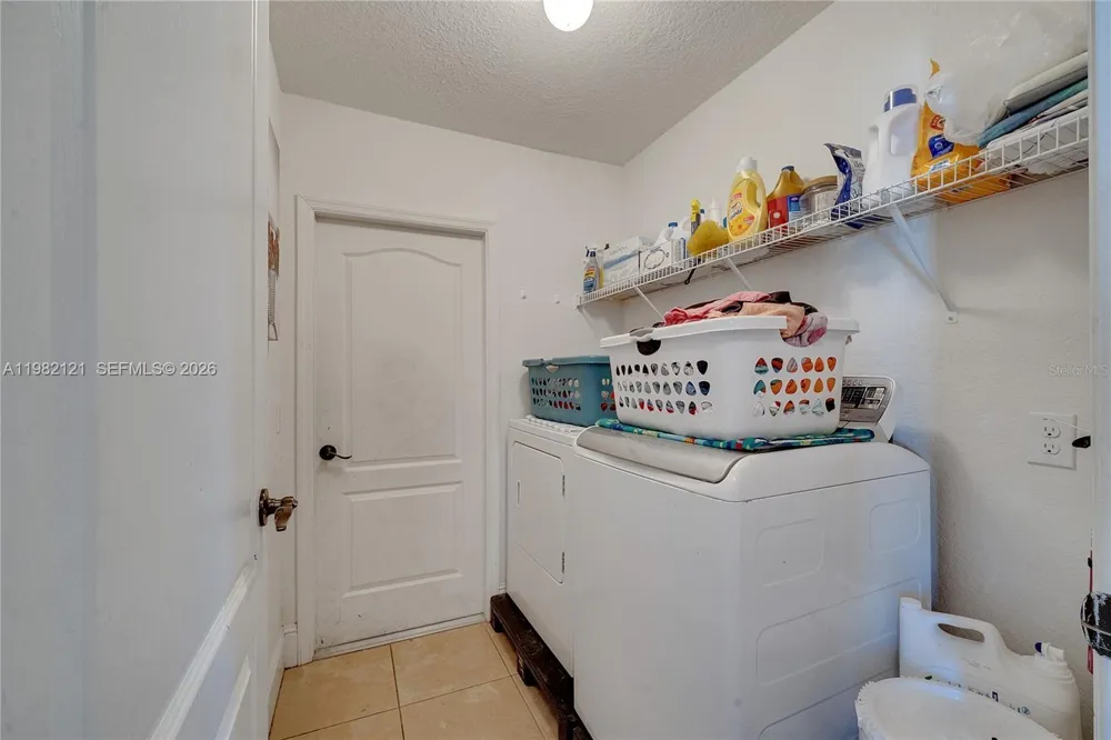1317 Conch Key Ln Davenport, FL 33837