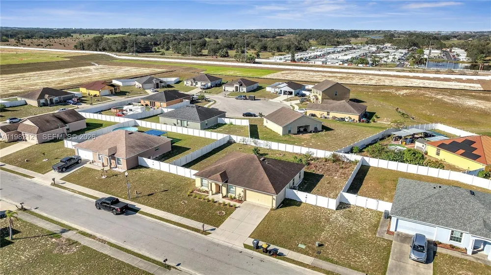 1317 Conch Key Ln Davenport, FL 33837