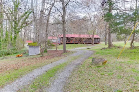 722 Charlie Morris Road