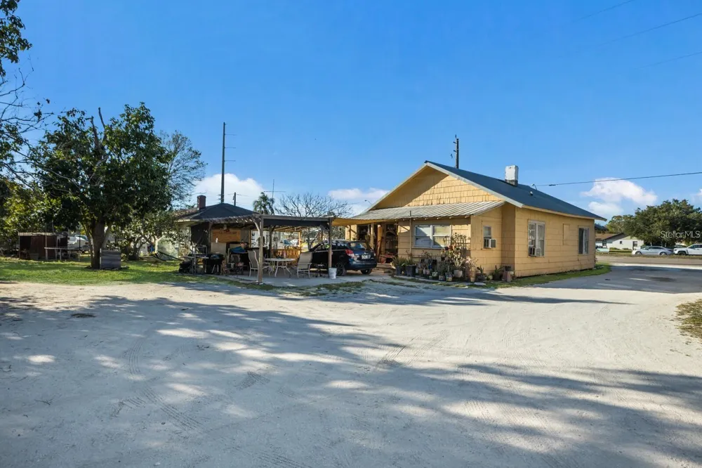 2008 53RD AVENUE E Bradenton, FL 34203