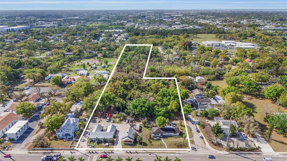 2008 53RD AVENUE E Bradenton, FL 34203
