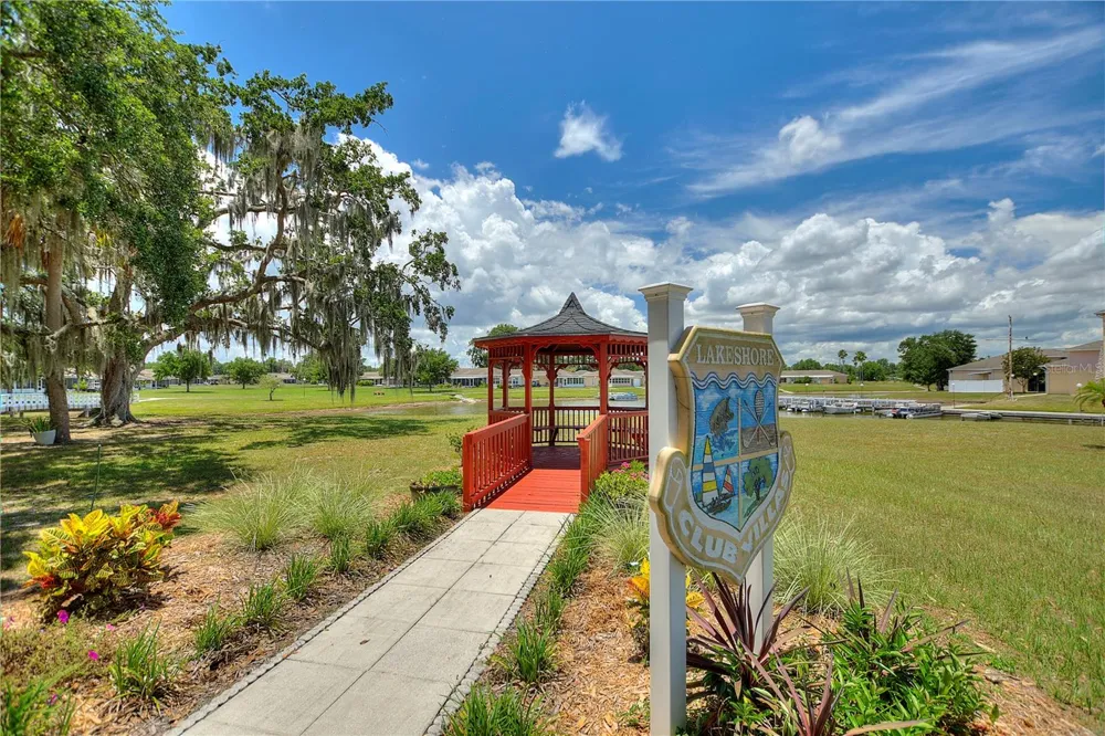 1919 CLUB CIRCLE Lake Wales, FL 33898