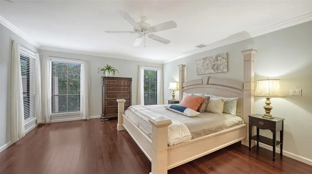 5345 SIESTA COURT Sarasota, FL 34242