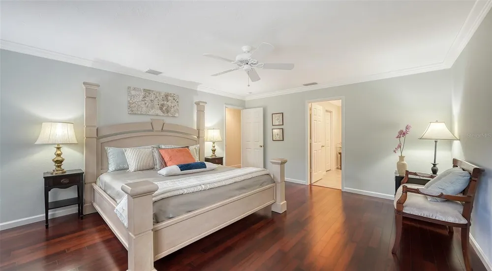 5345 SIESTA COURT Sarasota, FL 34242