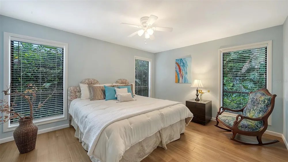 5345 SIESTA COURT Sarasota, FL 34242