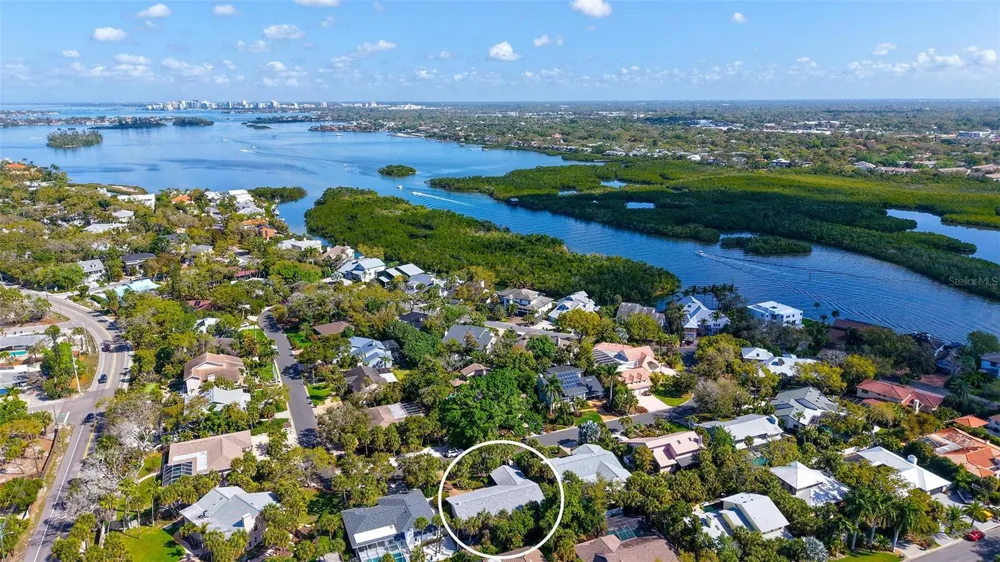 5345 SIESTA COURT Sarasota, FL 34242