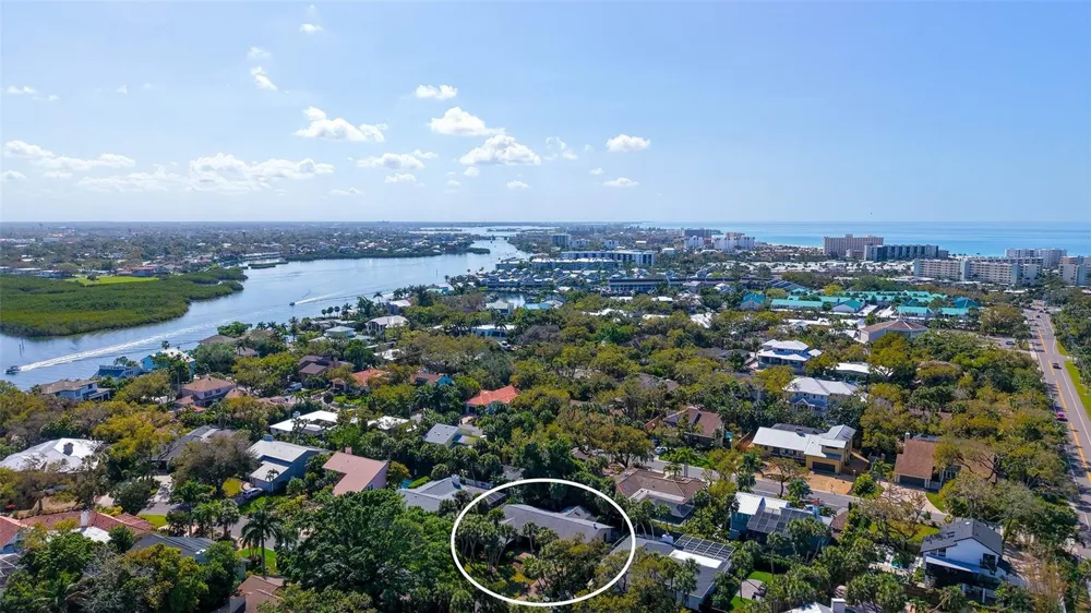 5345 SIESTA COURT Sarasota, FL 34242