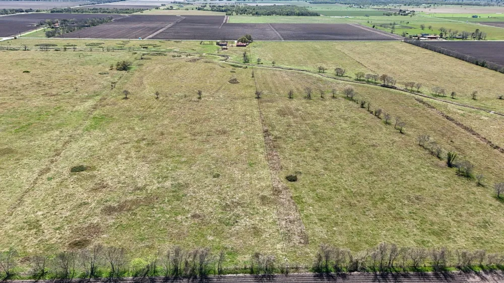 4439 Schultz Road Damon, TX 77430