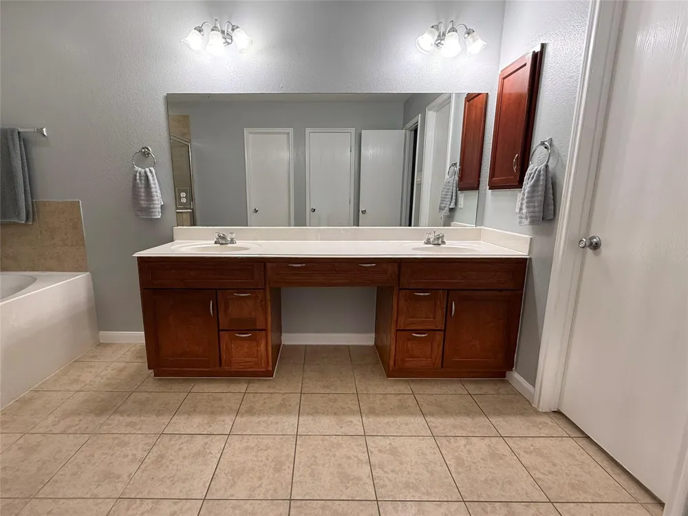 11618 Wren Crossing Drive Houston, TX 77038