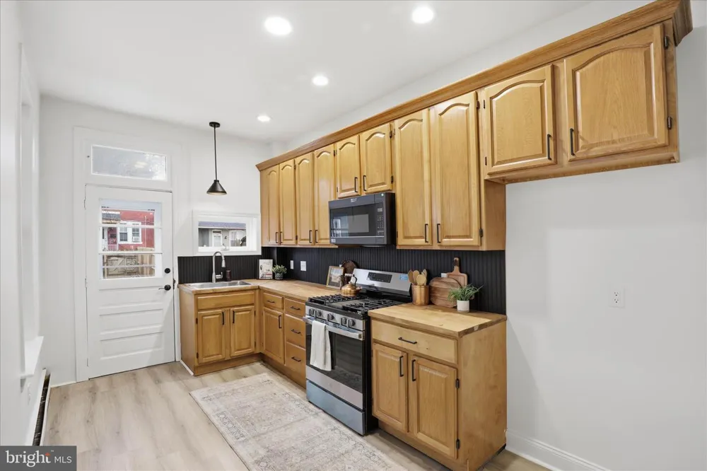 327 HAZEL STREET Lancaster, PA 17603