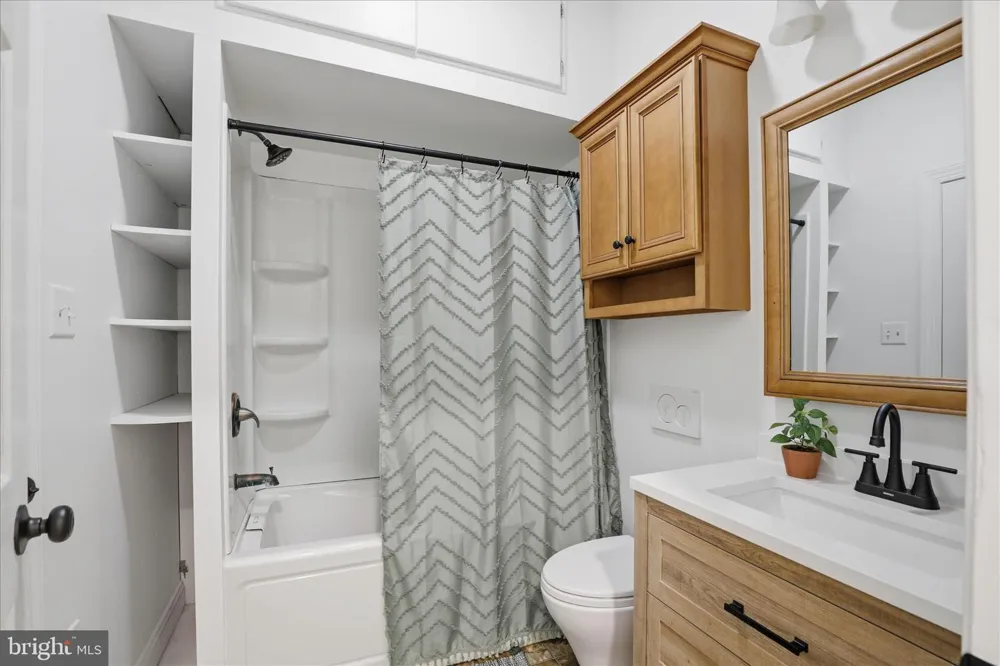 327 HAZEL STREET Lancaster, PA 17603