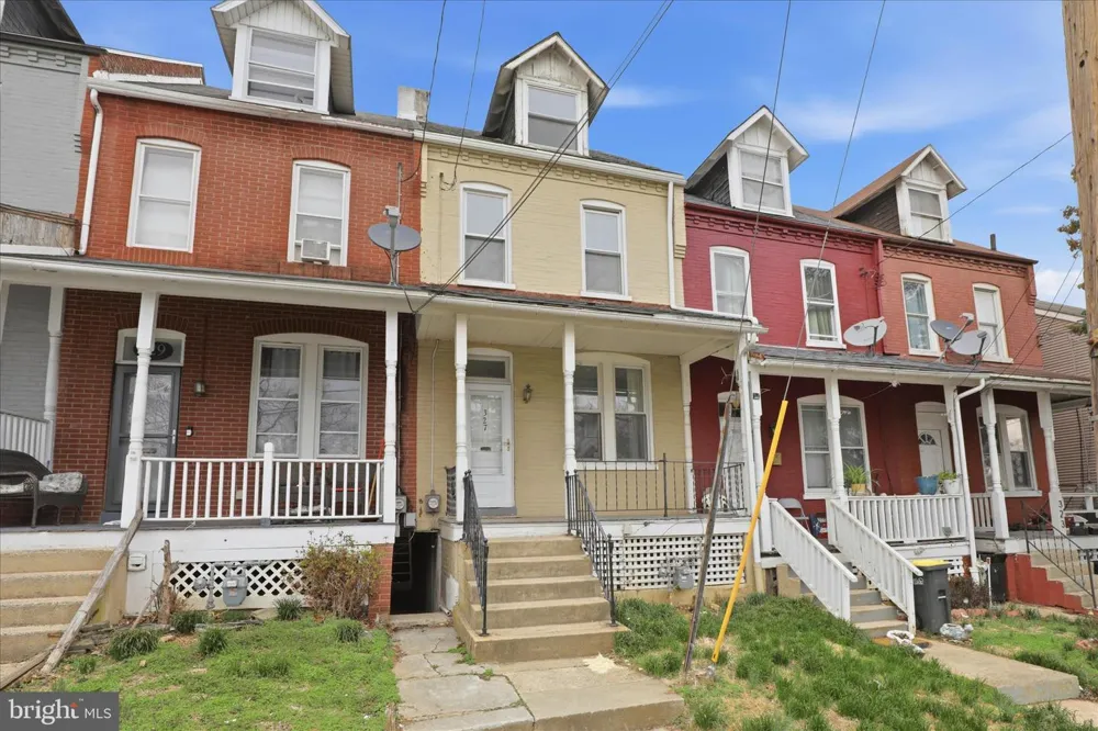327 HAZEL STREET Lancaster, PA 17603