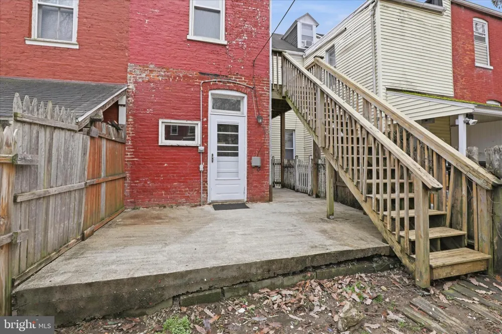 327 HAZEL STREET Lancaster, PA 17603