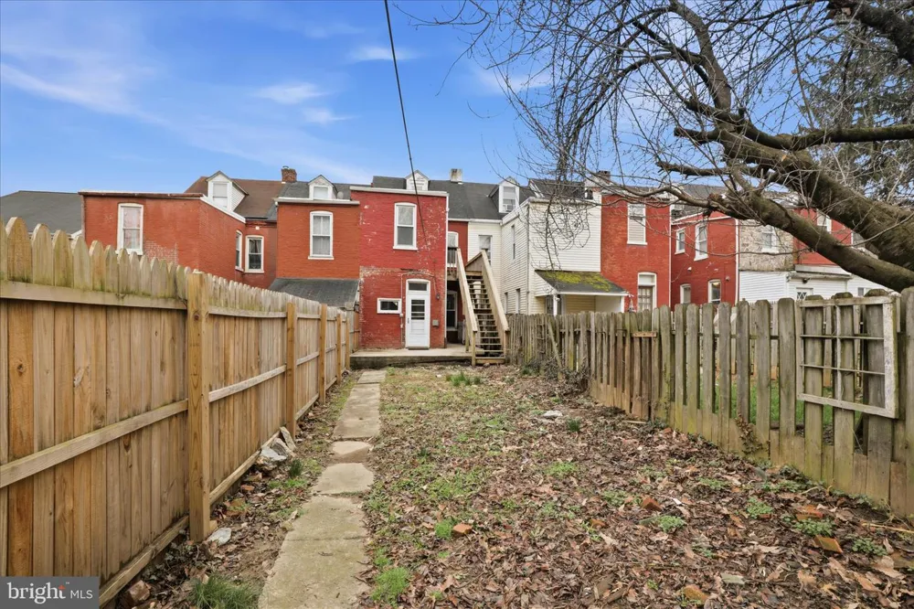 327 HAZEL STREET Lancaster, PA 17603