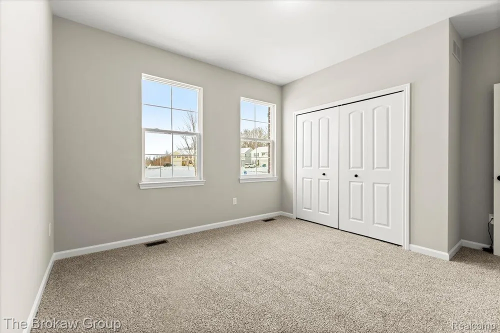 1435 Luxington Drive Lapeer City, MI 48446