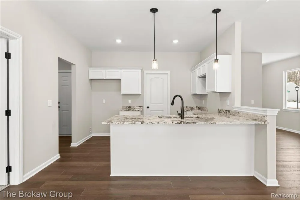1435 Luxington Drive Lapeer City, MI 48446